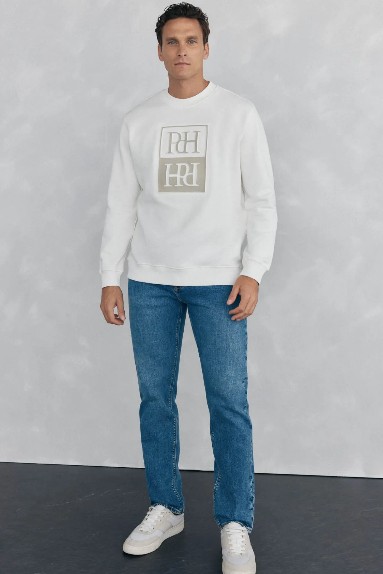 Sudadera logo relieve