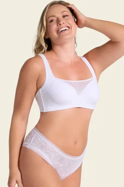 Sujetador brastop con buen cubrimiento de sisa y espalda