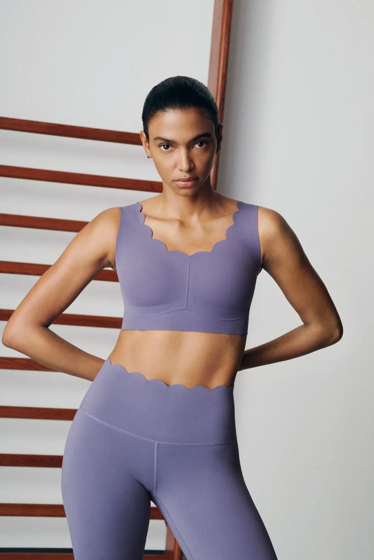 Sujetador deportivo COMPRESSIVE morado
