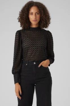 Top de encaje cuello cerrado