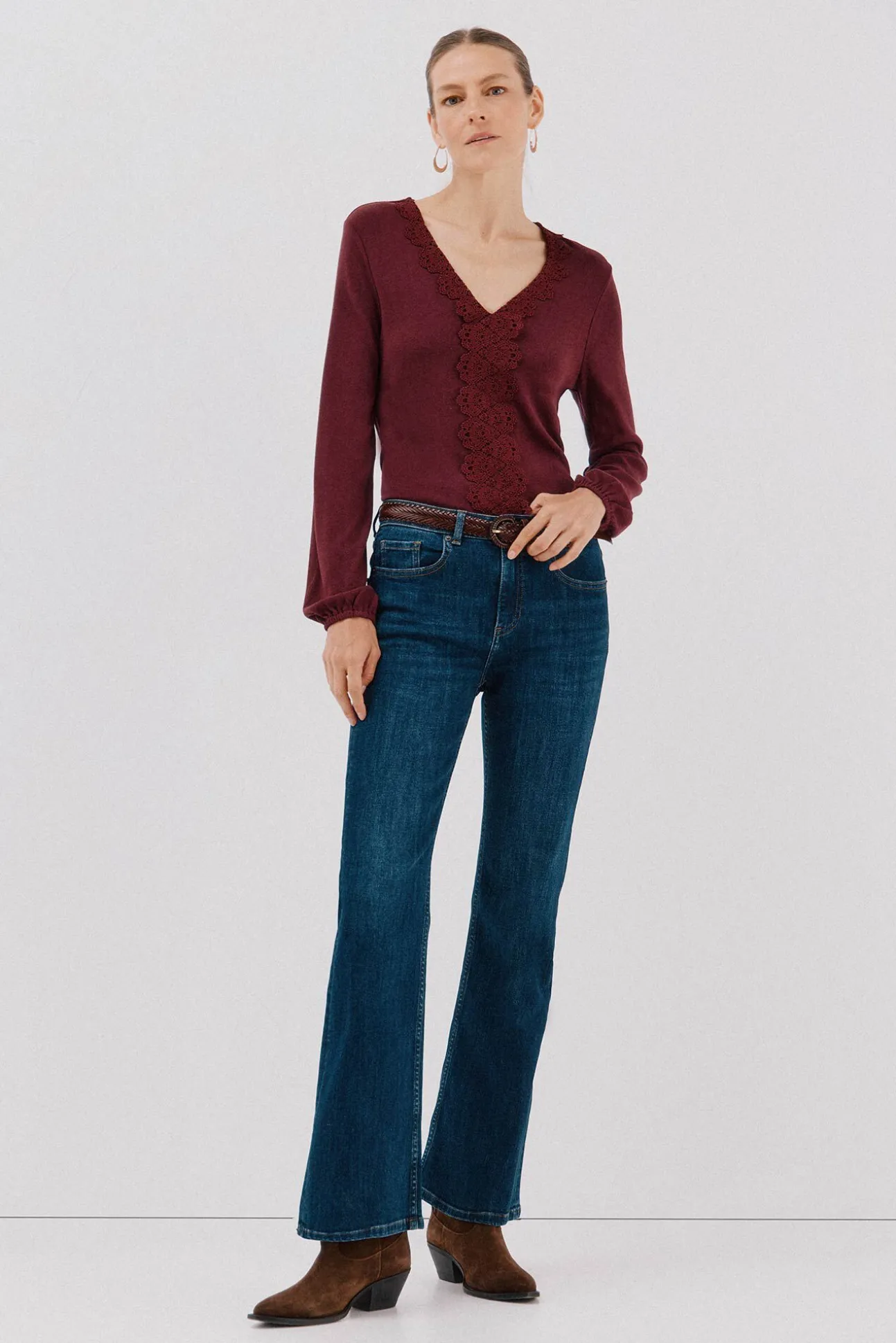 Top detalle puntilla escote