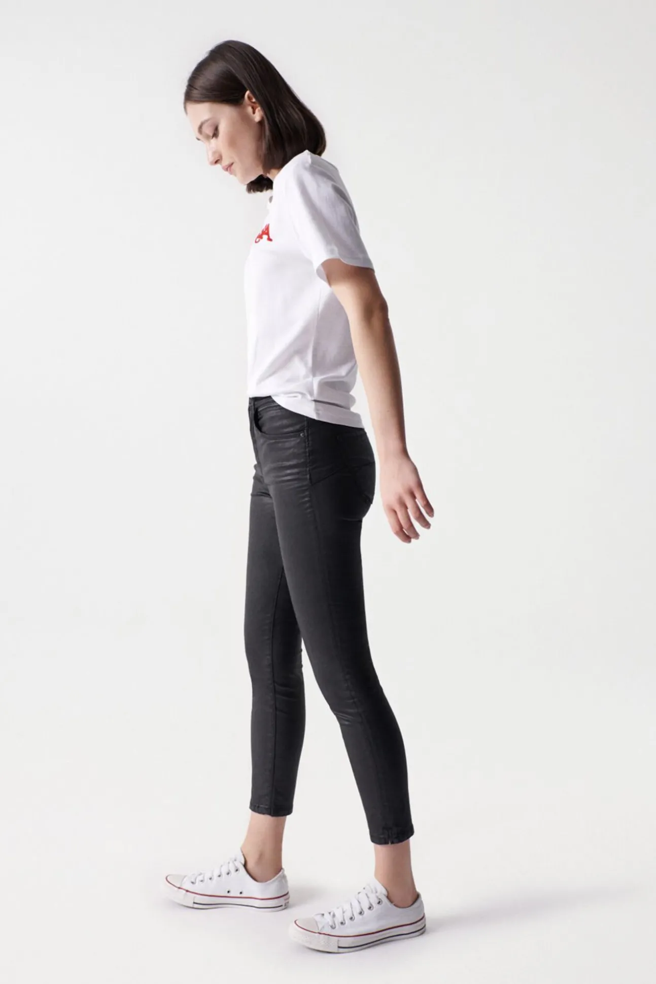 Vaqueros faith push in cropped con efecto coating