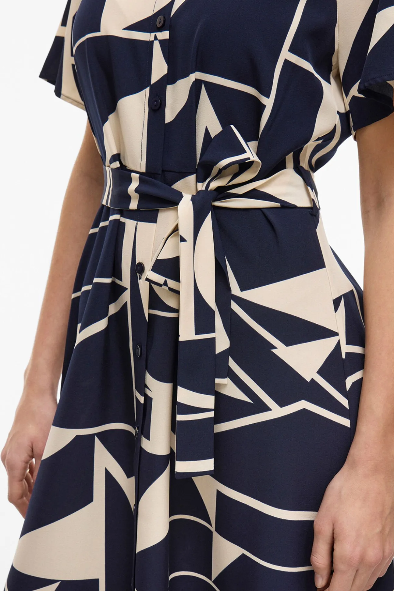 Vestido camisero anudado midi