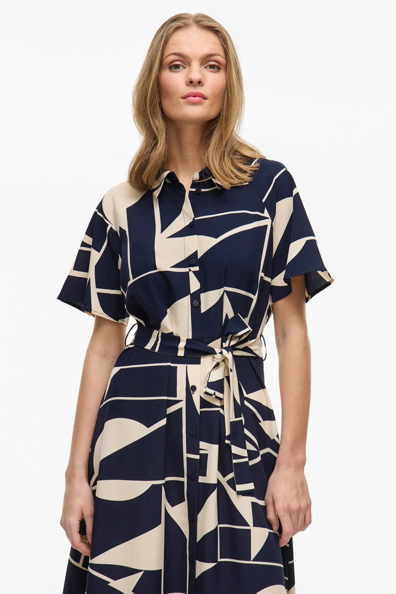 Vestido camisero anudado midi