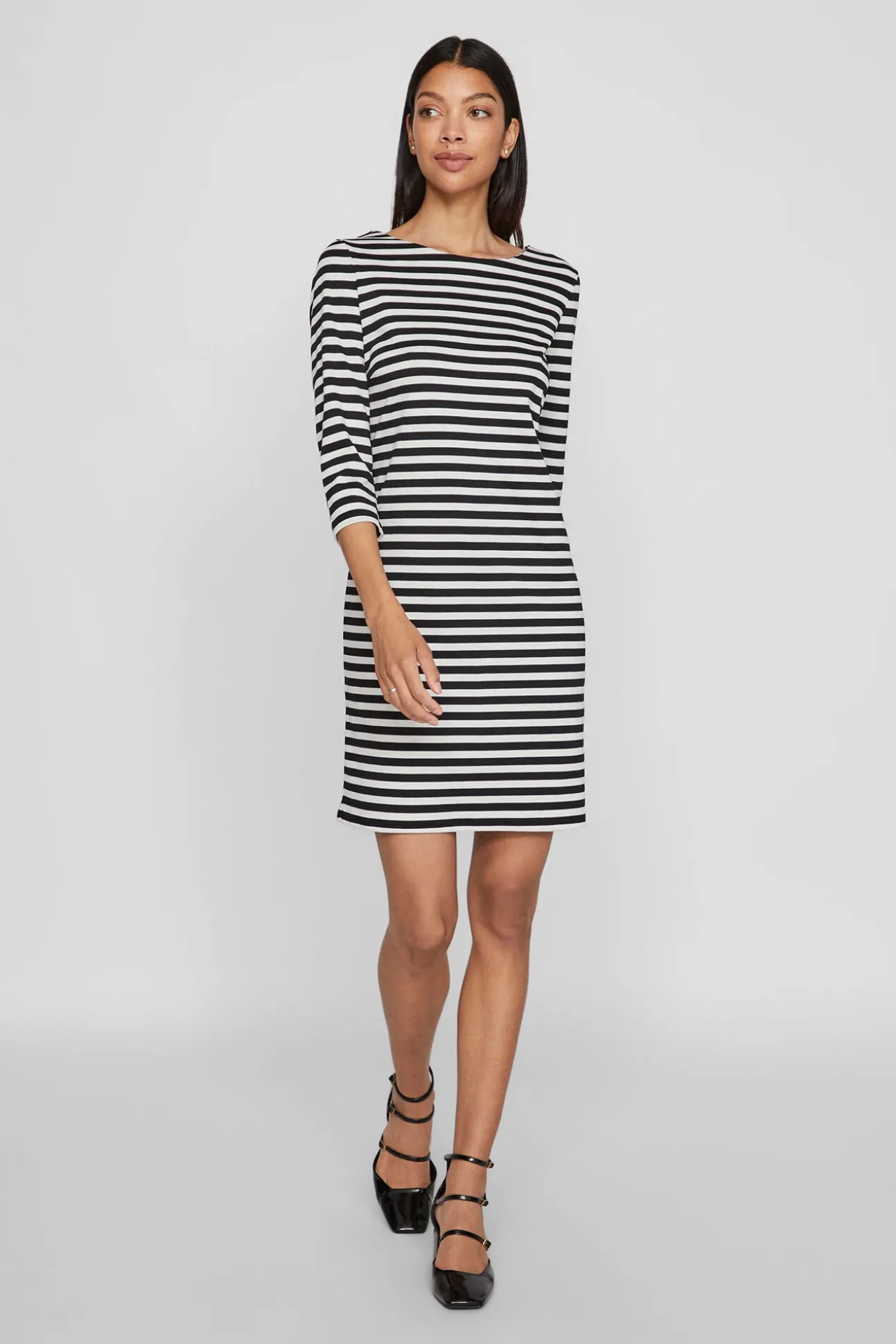 Vestido corto con rayas