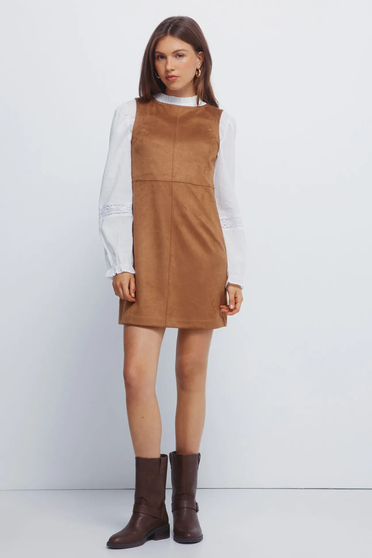 Vestido corto evasé antelina