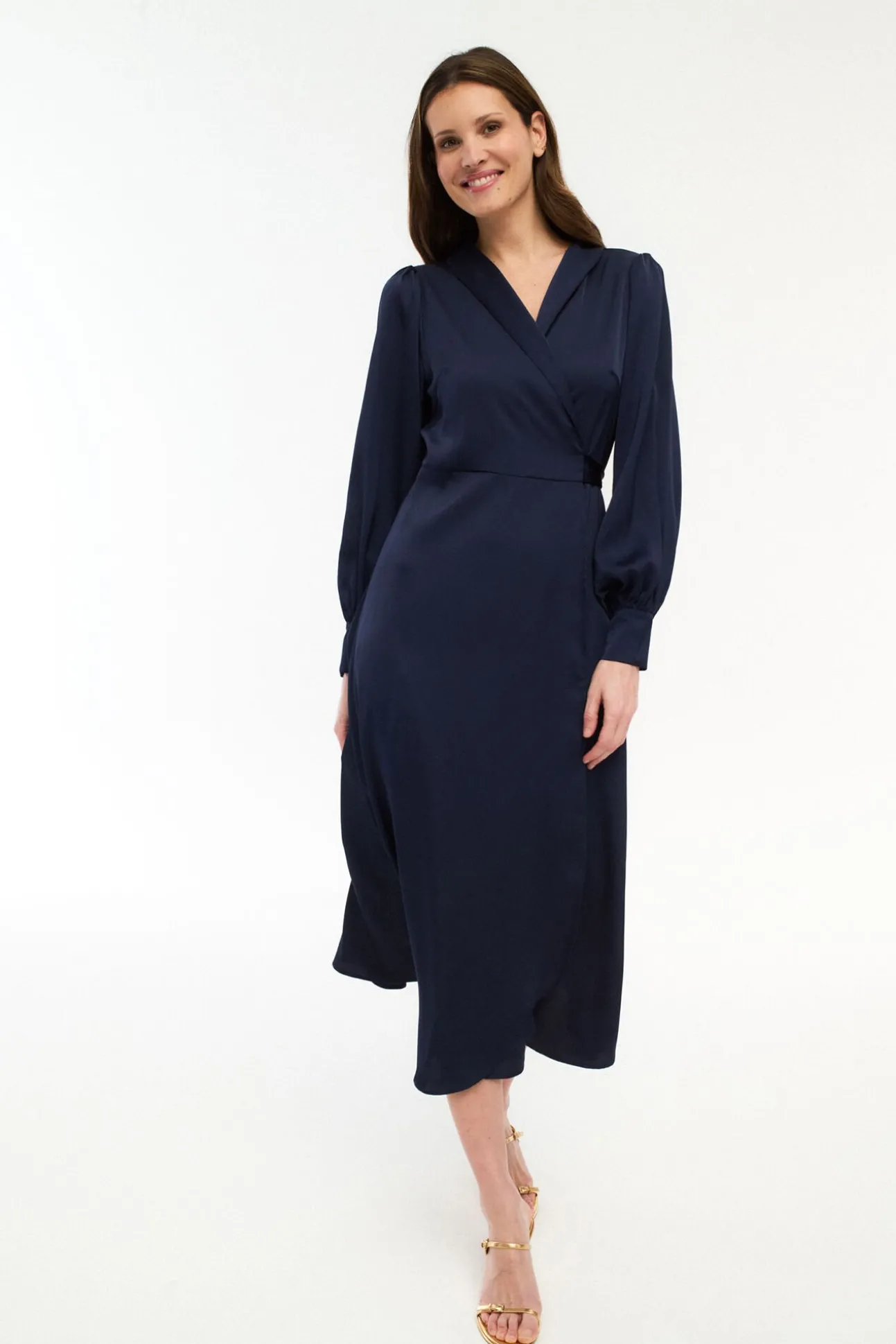 Vestido midi cruzado satinado