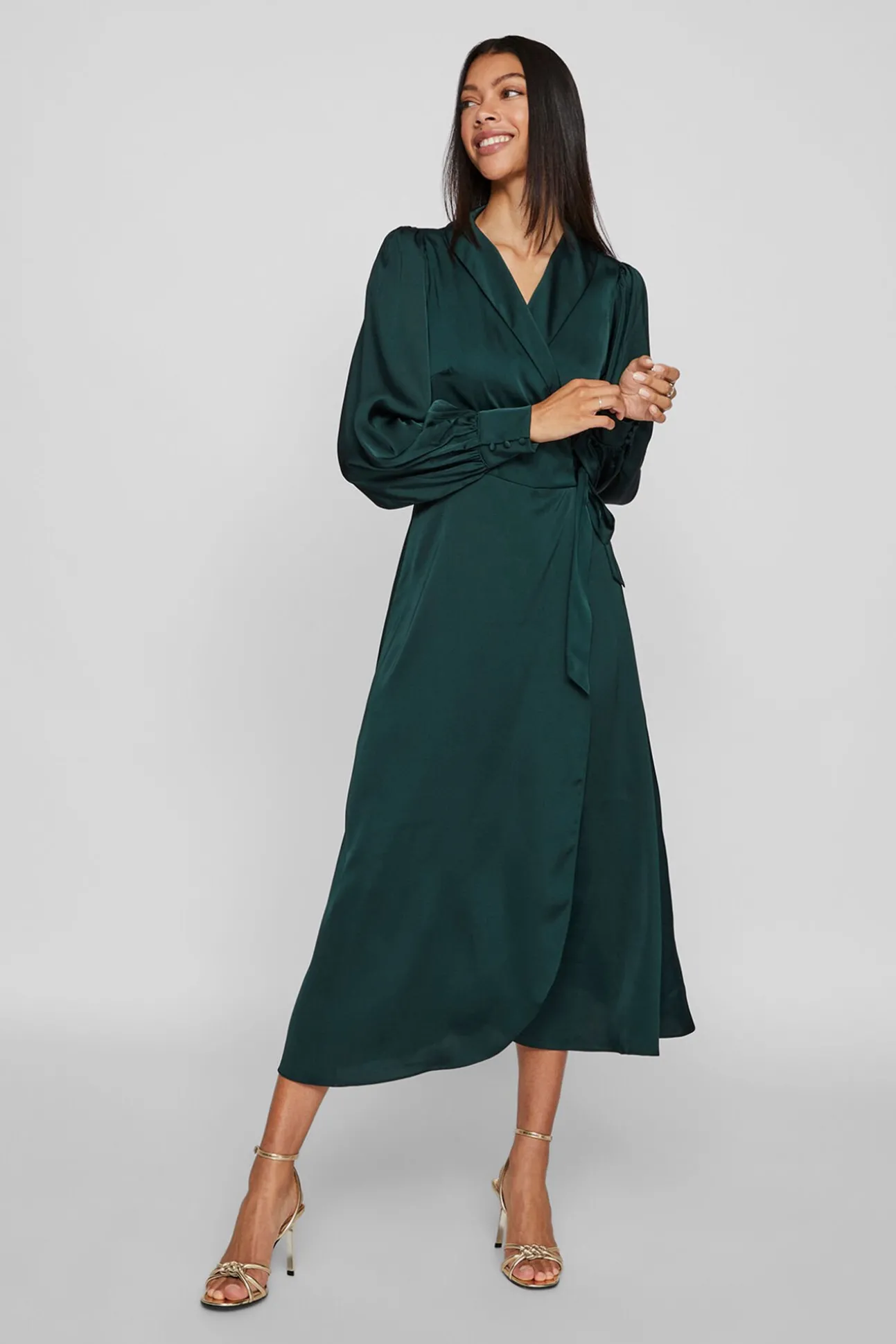 Vestido midi cruzado satinado