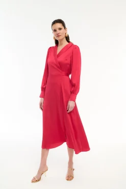 Vestido midi cruzado satinado