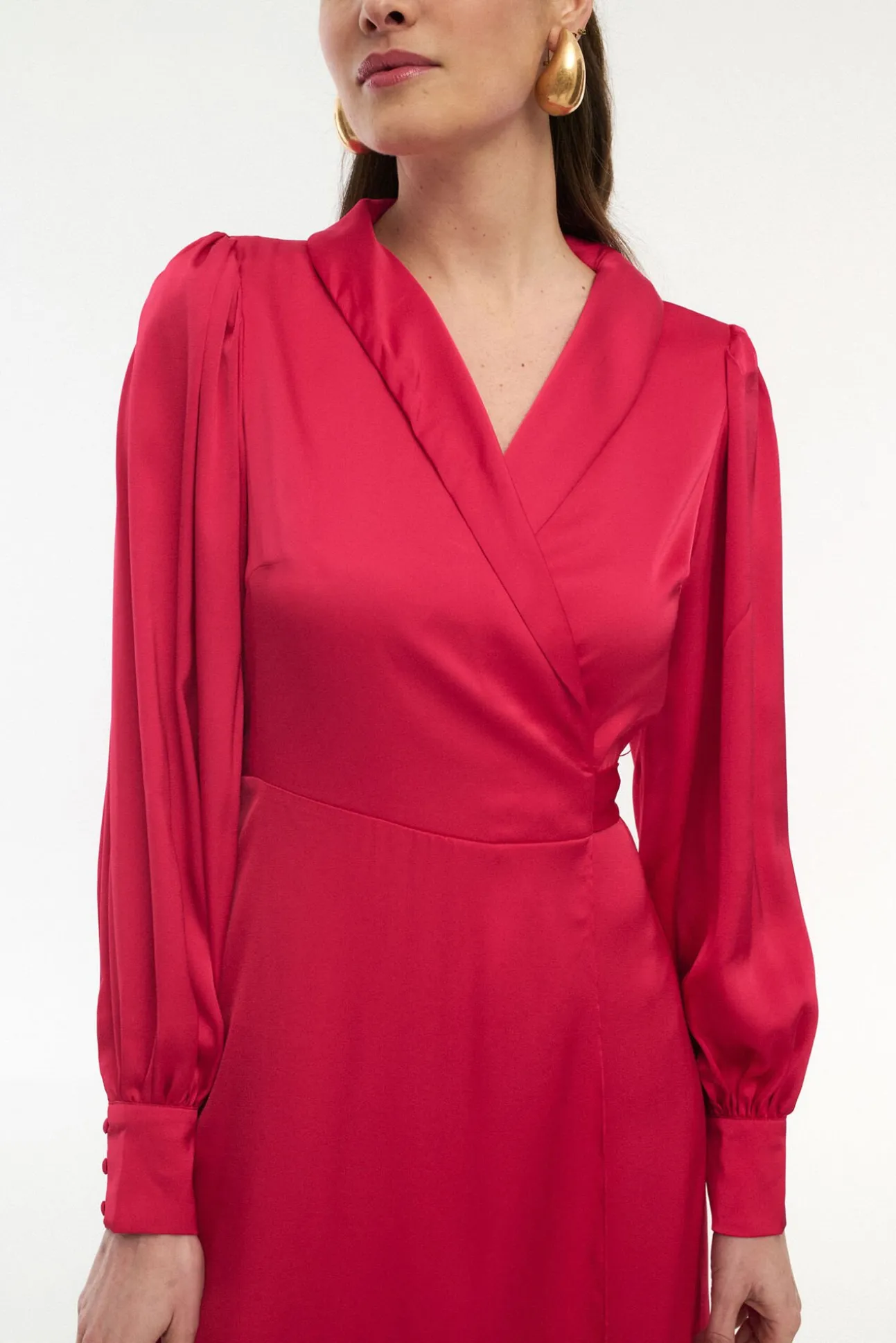 Vestido midi cruzado satinado