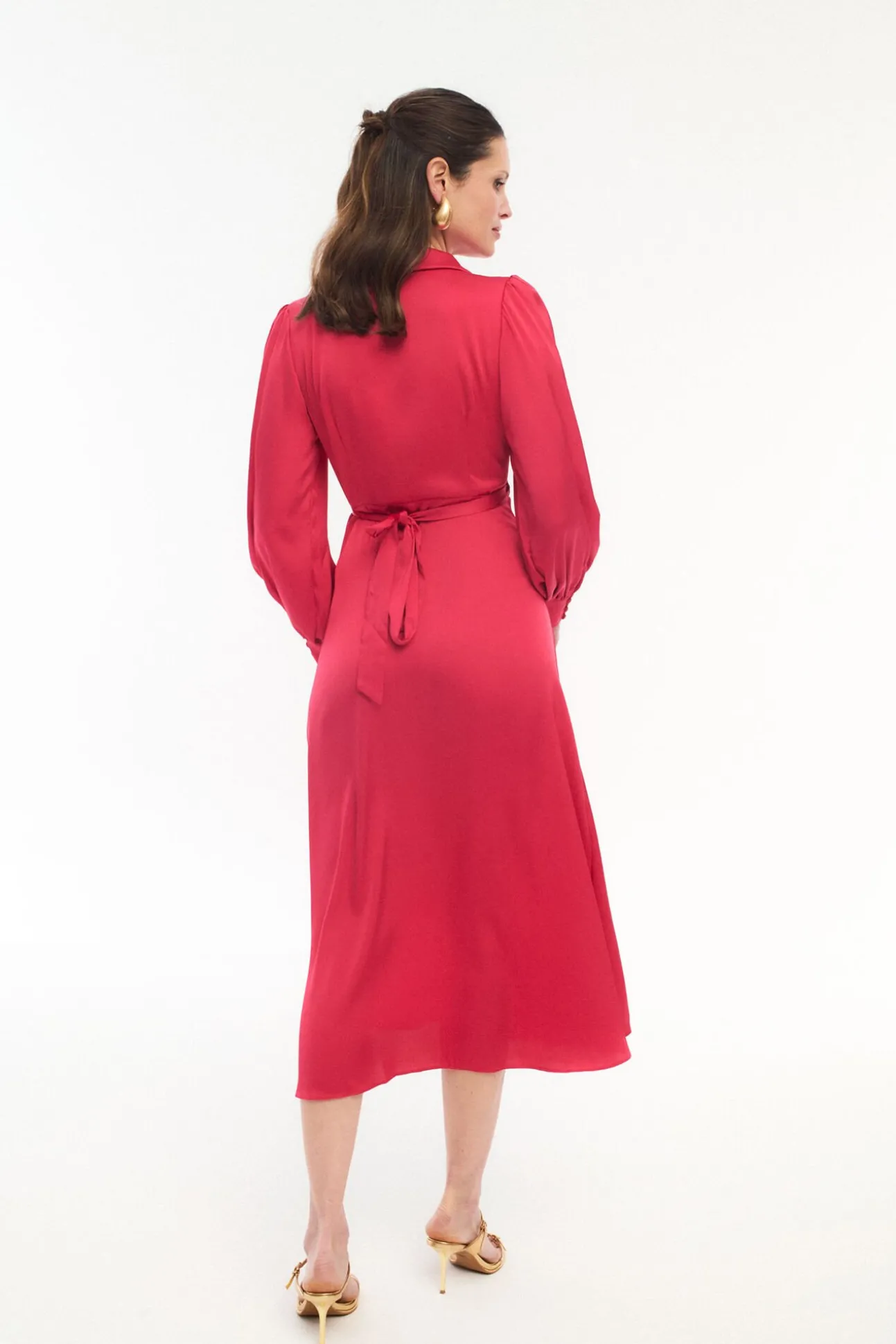Vestido midi cruzado satinado