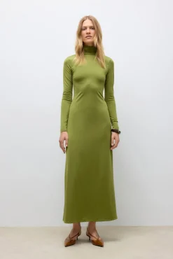 Vestido midi cuello subido