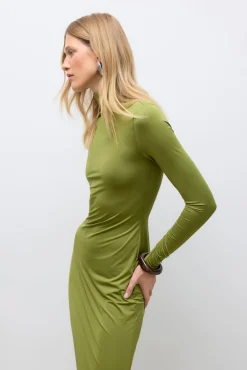 Vestido midi cuello subido
