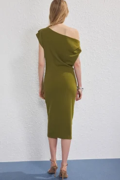 Vestido midi fruncido