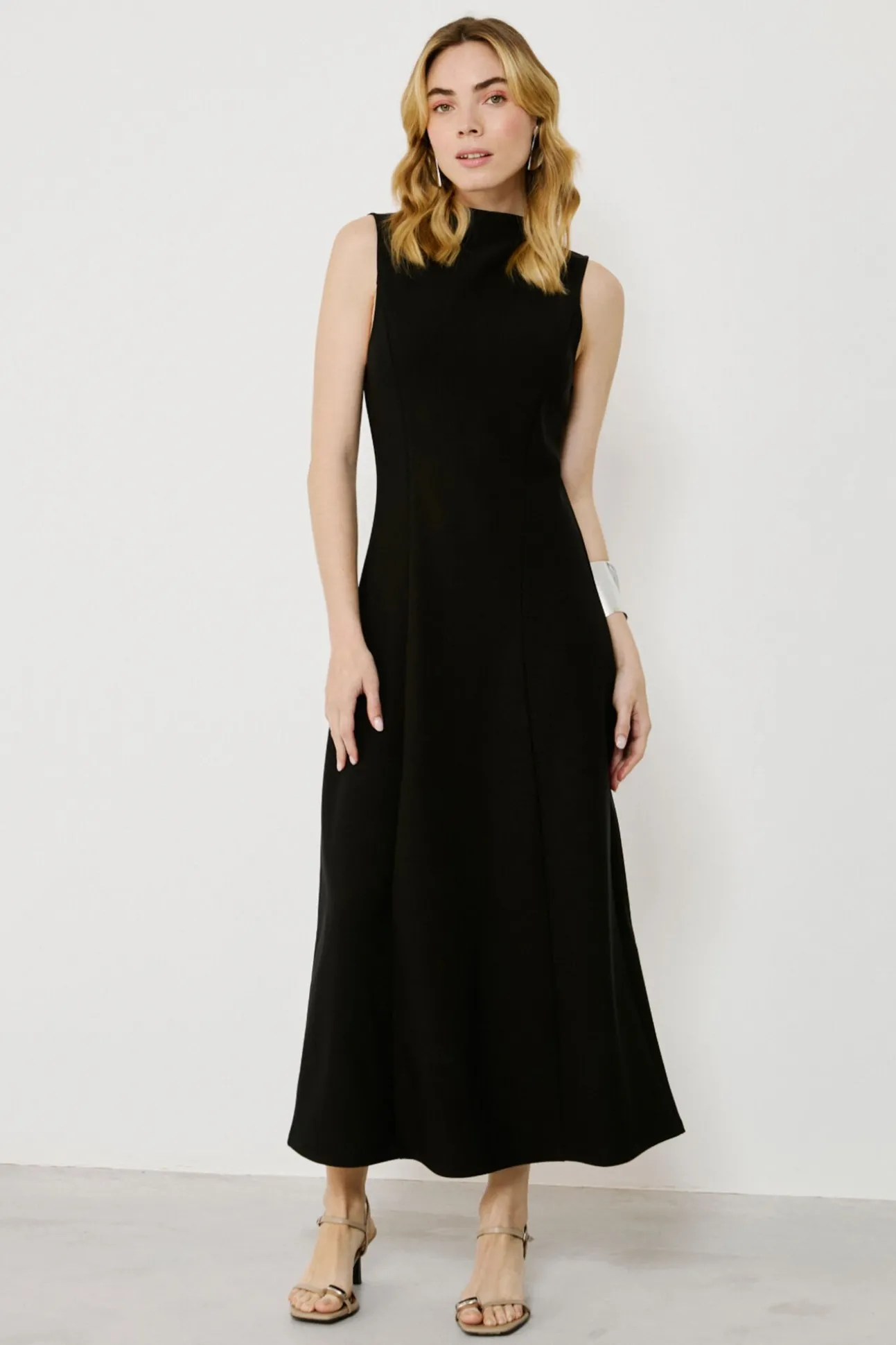 Vestido midi sin mangas