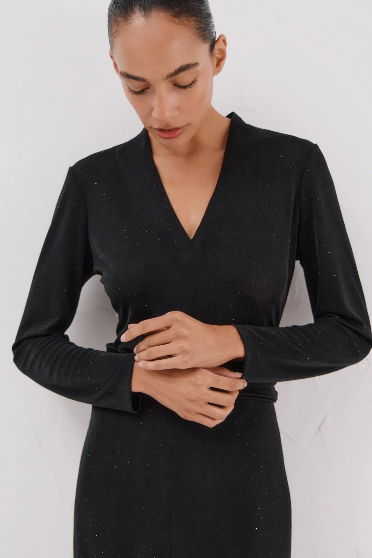 Vestido satinado brillos