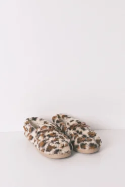Zapatillas casa mocasín borreguito animal print
