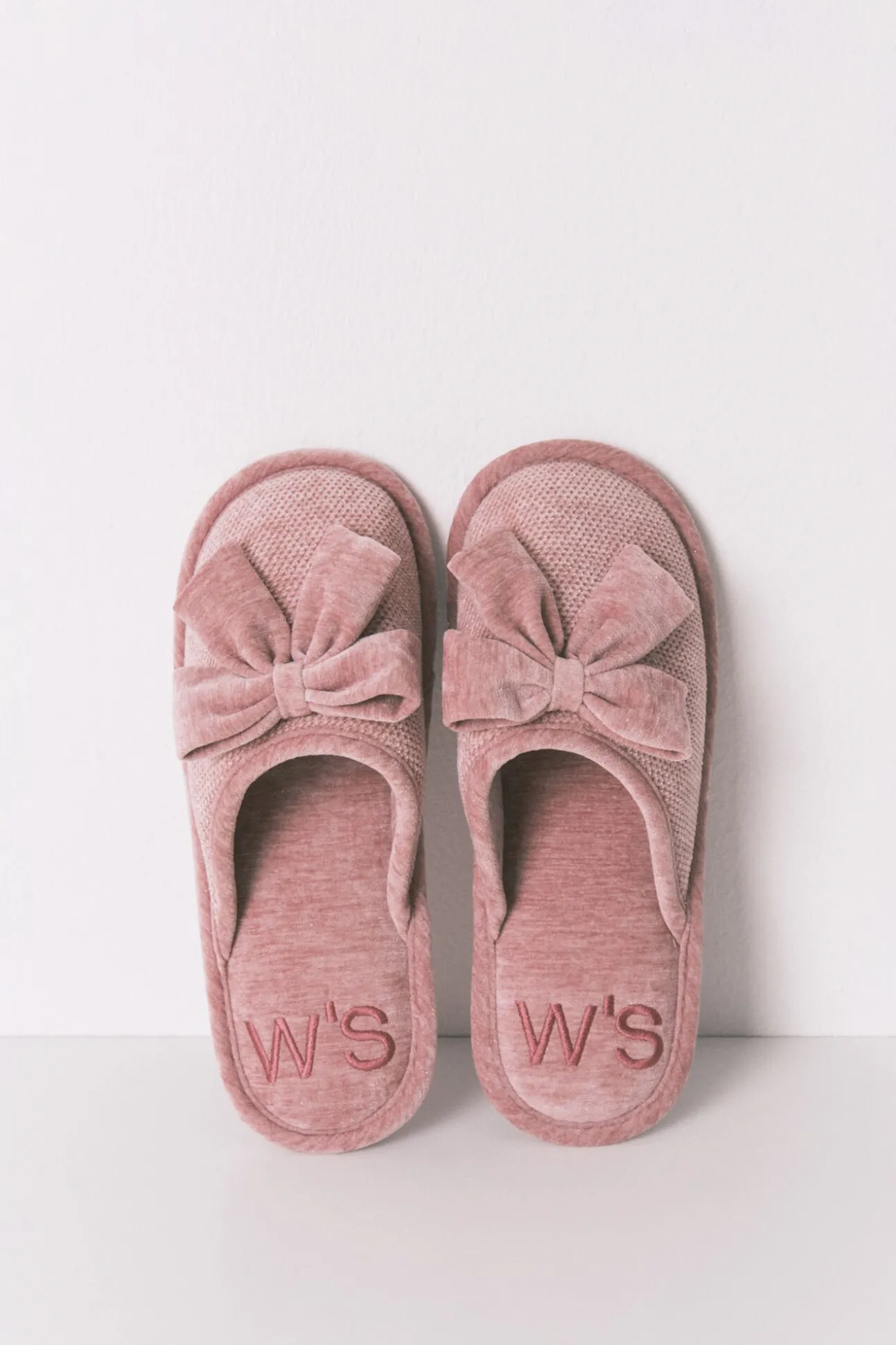 Zapatillas cerradas chenilla rosa