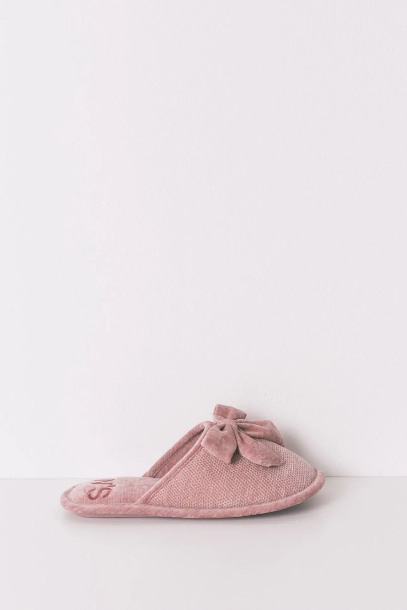 Zapatillas cerradas chenilla rosa