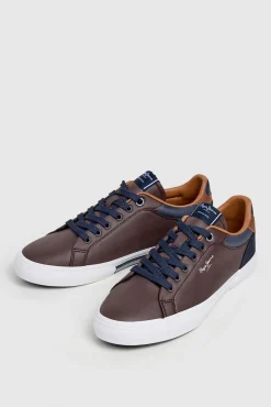 Zapatillas Clásicas Con Detalles En Ante