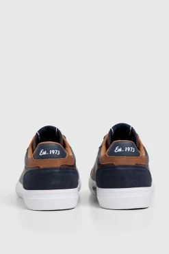 Zapatillas Clásicas Con Detalles En Ante