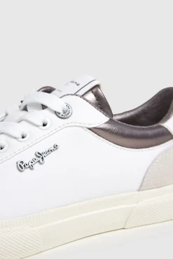 Zapatillas Clásicas Con Detalles En Ante