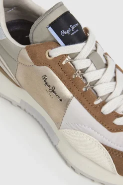 Zapatillas Con Detalles En Ante