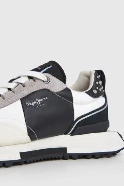 Zapatillas Con Detalles En Ante