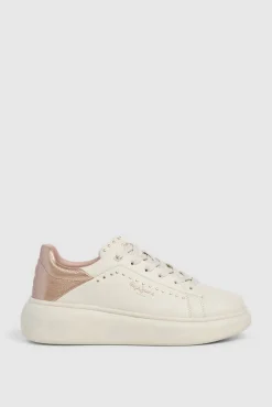 Zapatillas con tachas