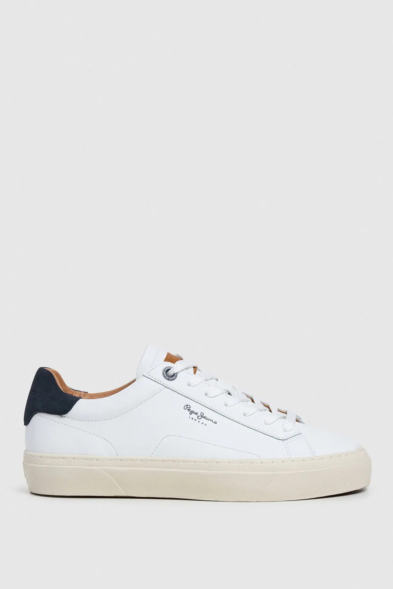 Zapatillas Piel Con Detalles En Ante