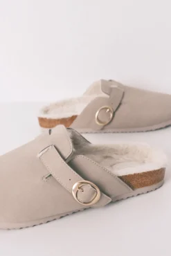 Zapatillas tipo zueco pelo gris