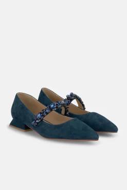 Zapato plano con tira de pedreria