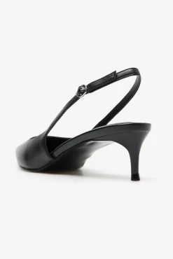 Zapato salón destalonado