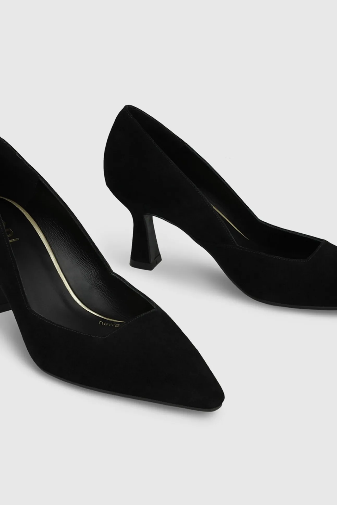 Zapatos de salón ante con escote cuadrado