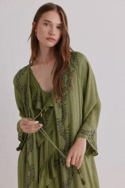 Zena. Kimono bordado